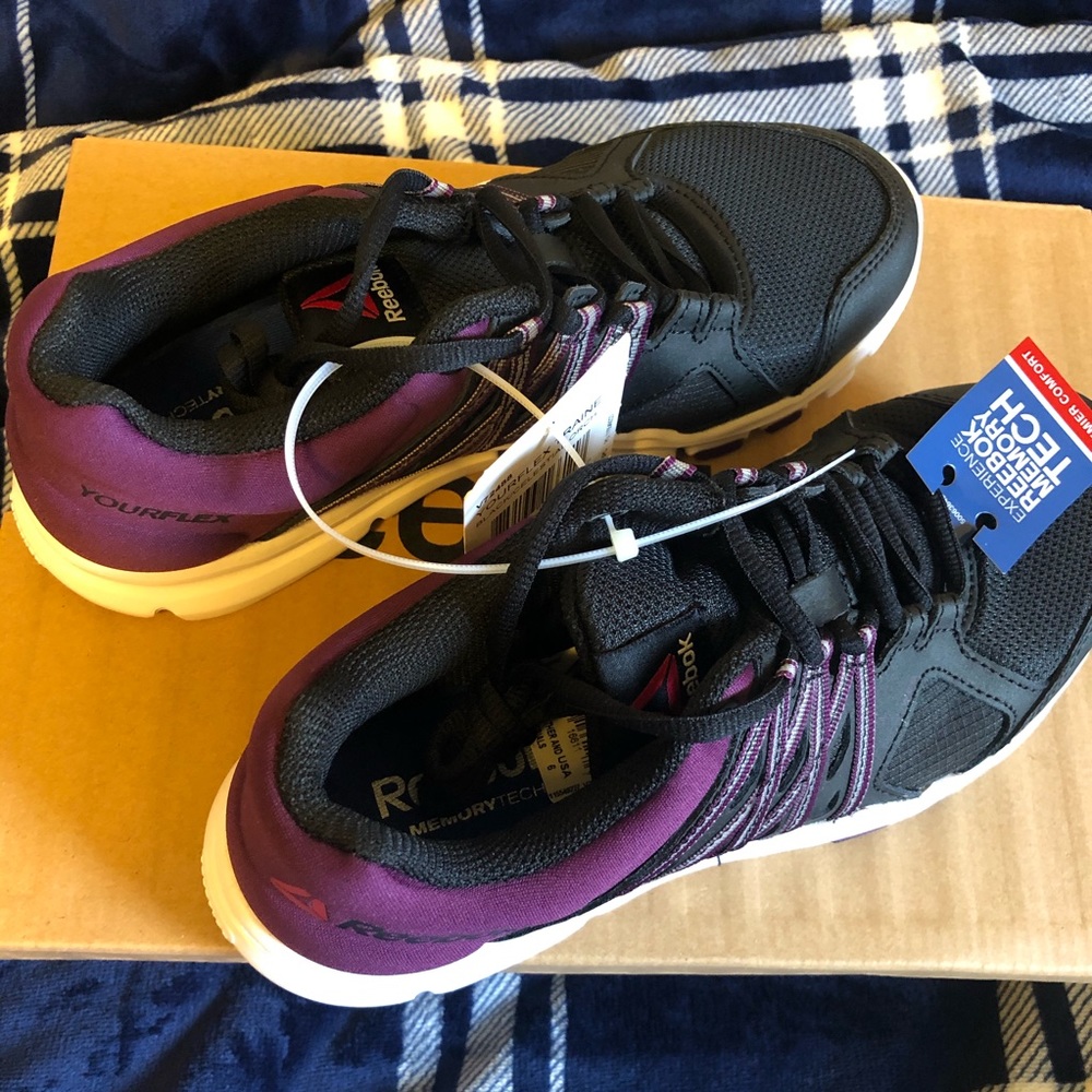 Reebok women shoe purple size 6